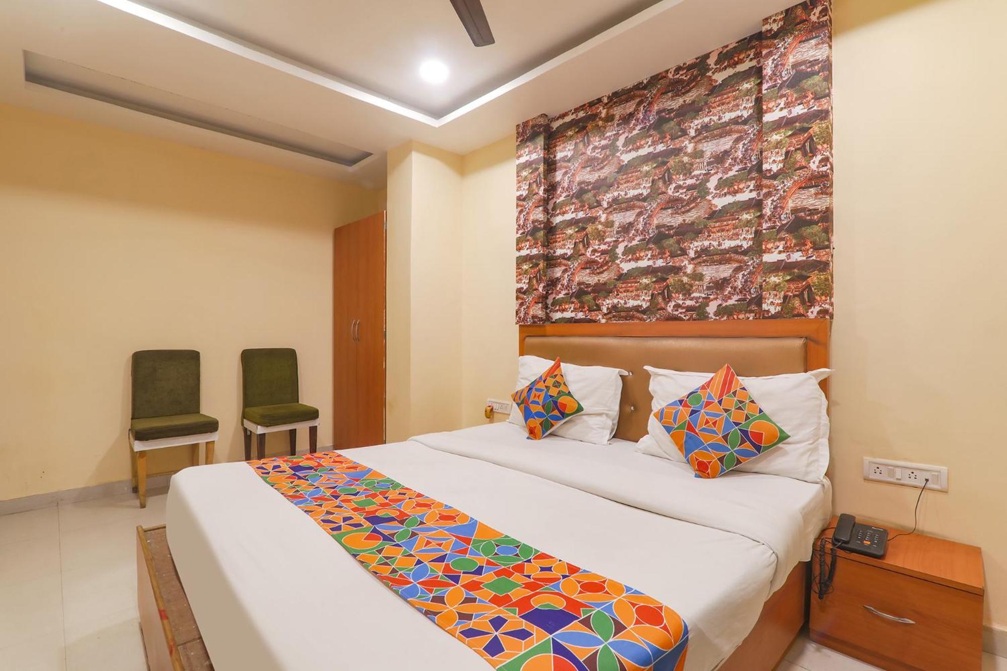 Fabhotel Swarn Banquet Kakarmatha Exteriör bild